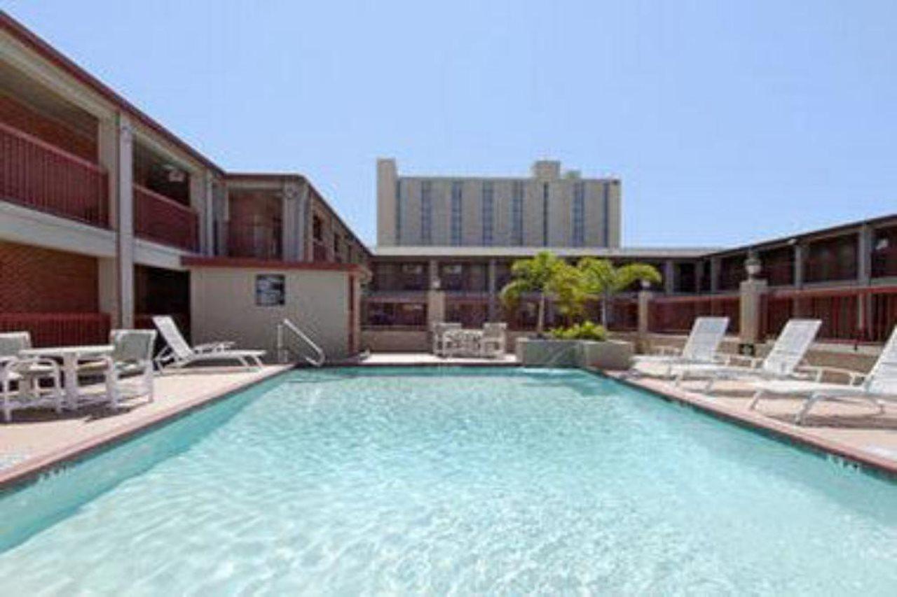 Econo & Hotel 2*