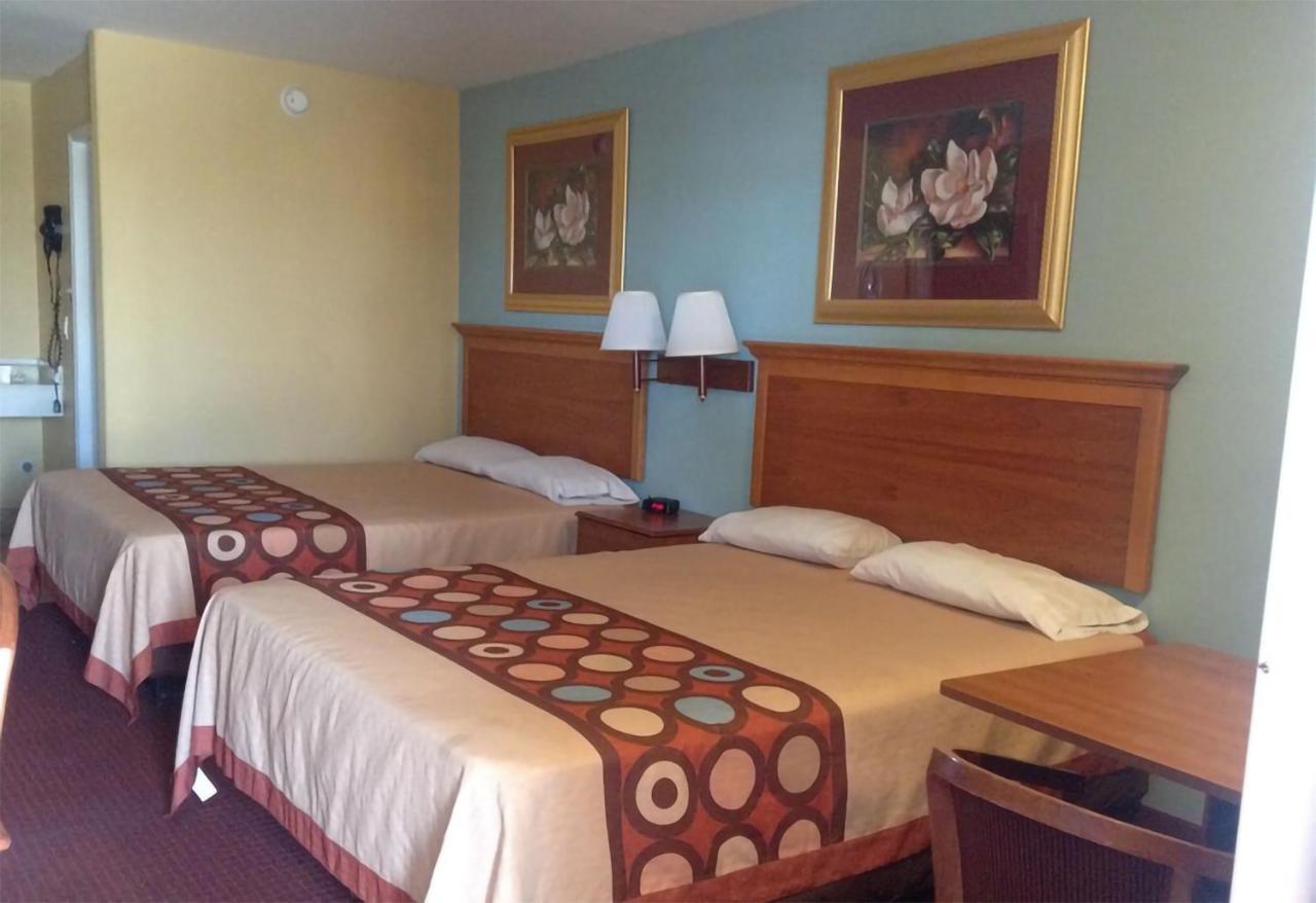 Econo & Hotel Laredo