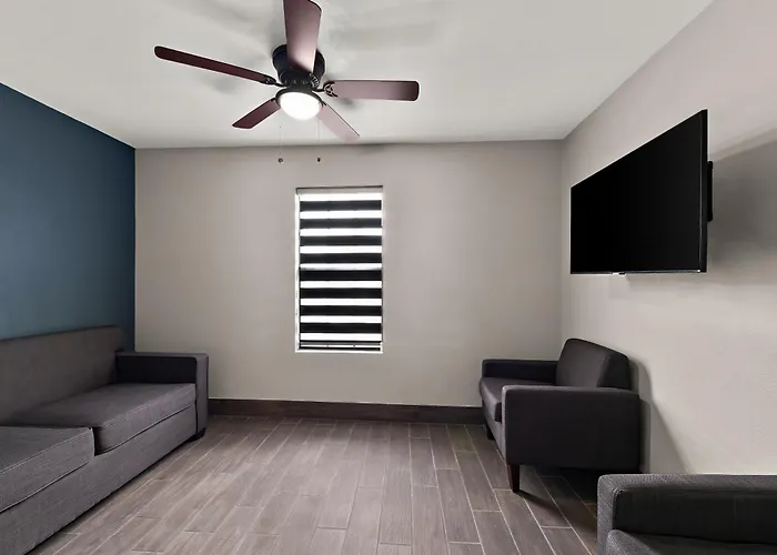 Sky-Palace Inn&Suites Laredo