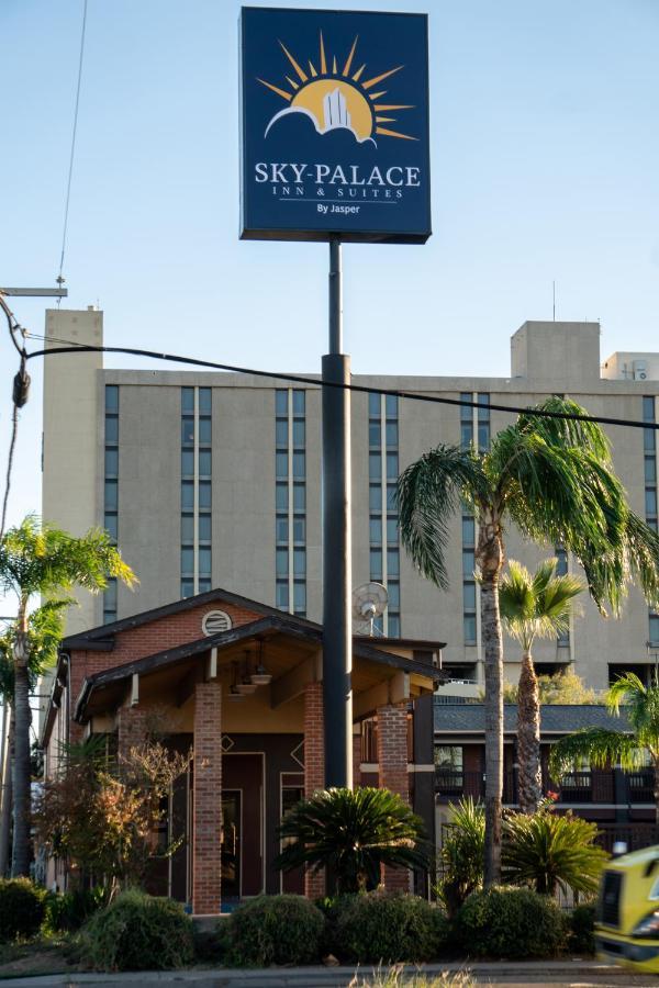 Sky-palace Inn&suites 2*