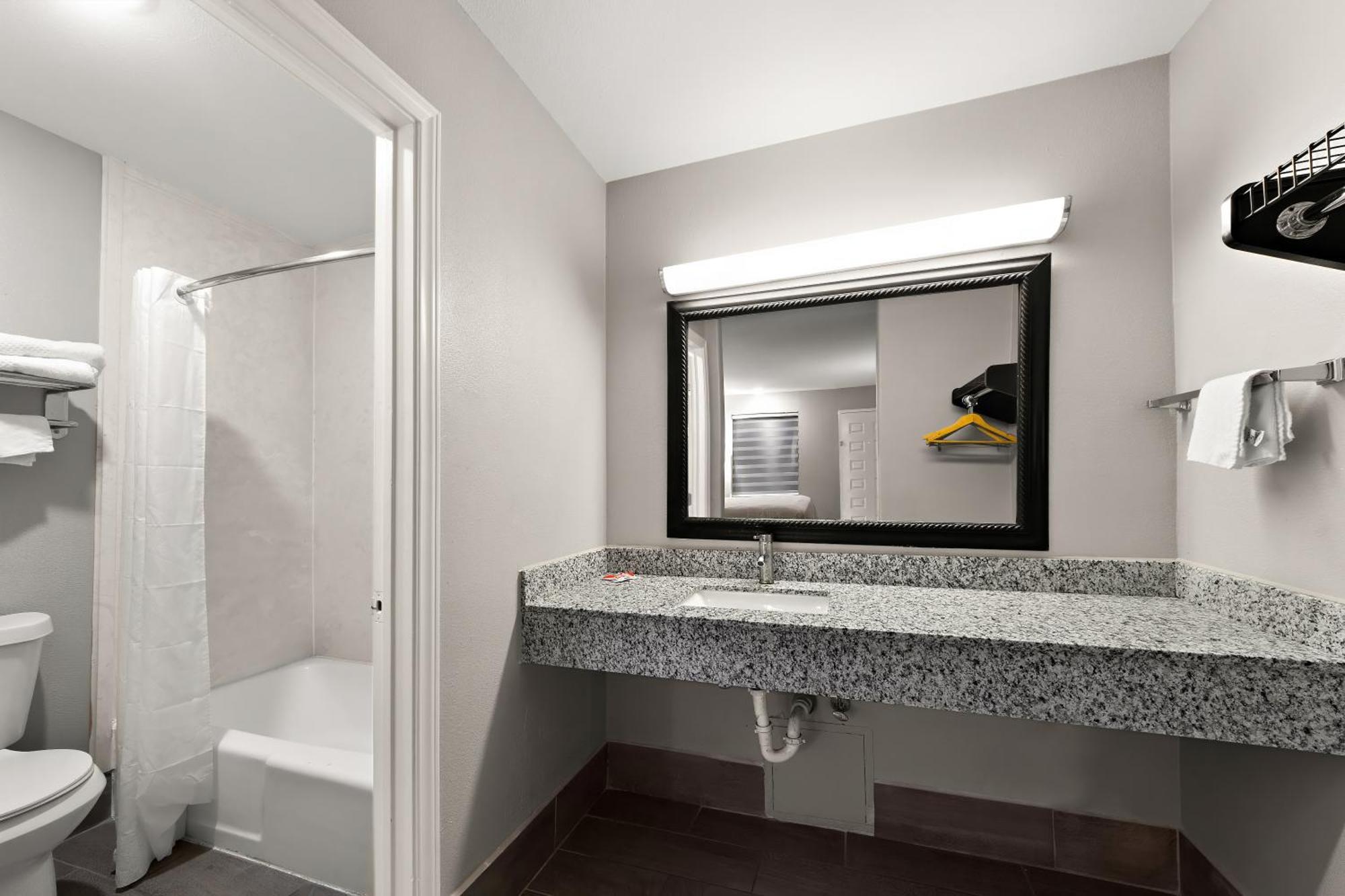 Sky-palace Inn&suites Hotel Laredo